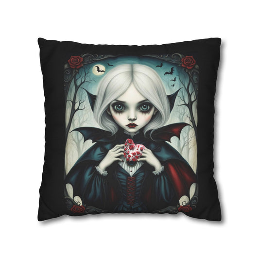Laat je betoveren door de betoveren door dit "Fantasia Moon's Nocturnal Whispers Gothic Kussenhoes" uit de Nocturnal Dreams collectie van Fantasia Moon.